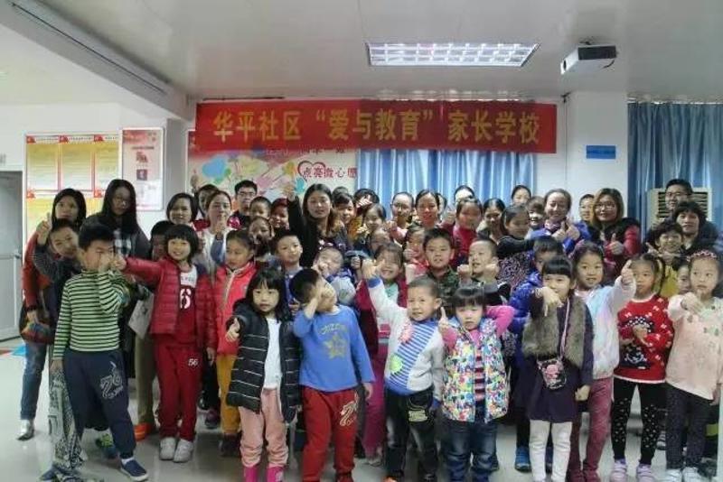 2個幼兒園,3家醫療機構,楊斌充分挖掘這些社區資源,先後開展青苗關愛