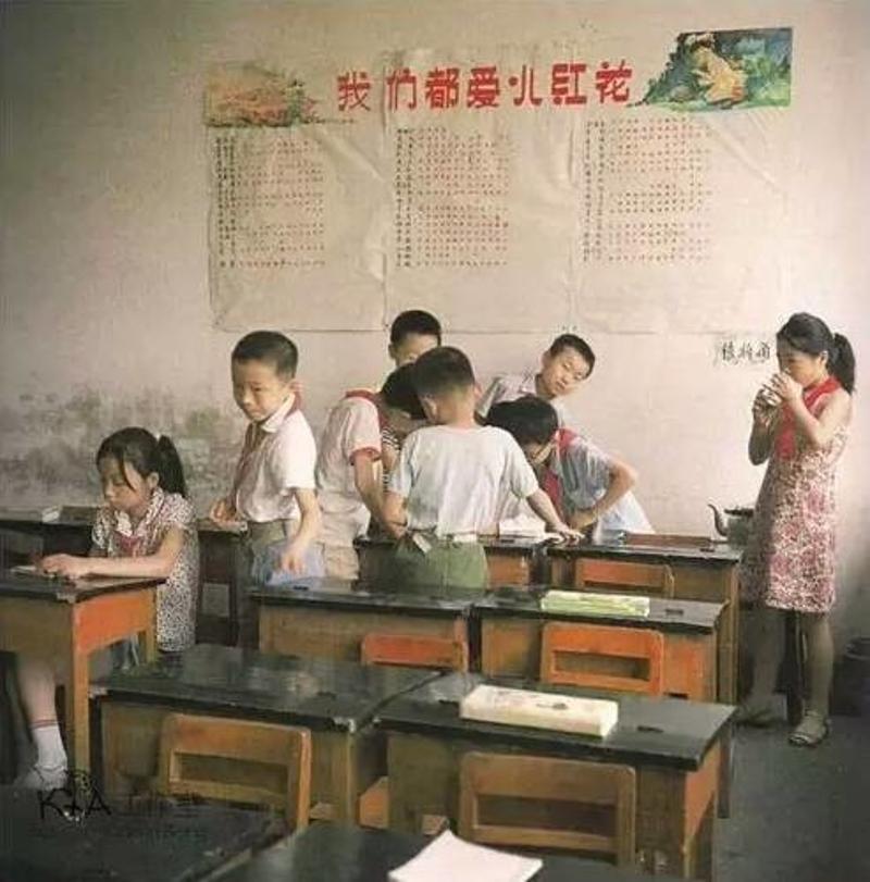 80年代背书包的老照片图片