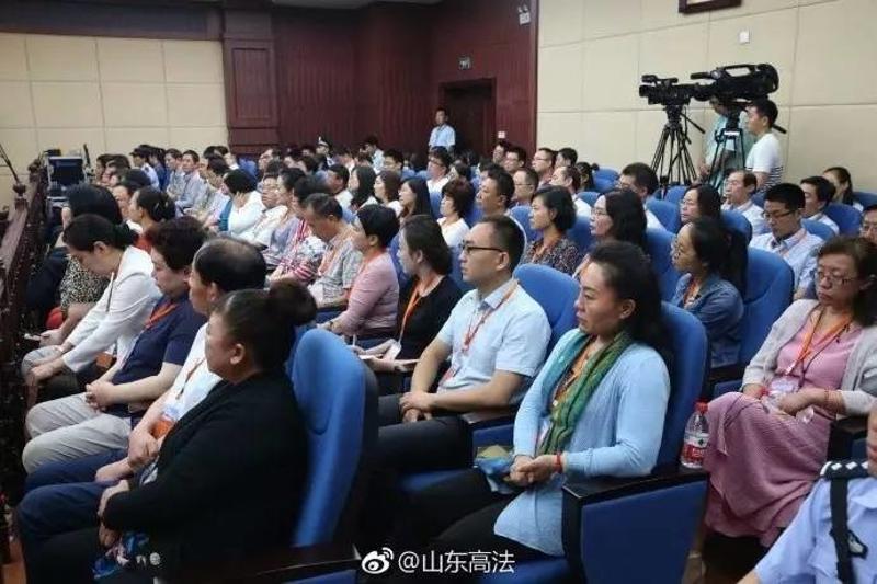 5月26日,山东省人民检察院公布于欢案处警民警调查结果: 朱秀明等人在