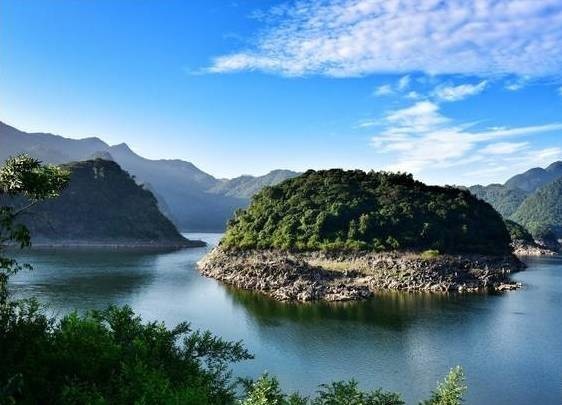 地址:廣東省清新縣桃源鎮 桃花湖門票:免費 自駕:廣清高速(清遠出口)