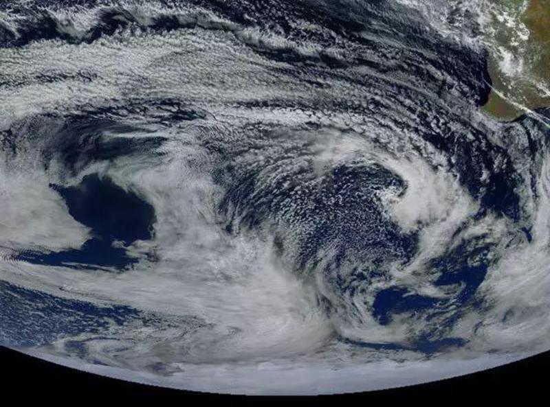 风云四号首批图像发布:南极地区涡旋监测图