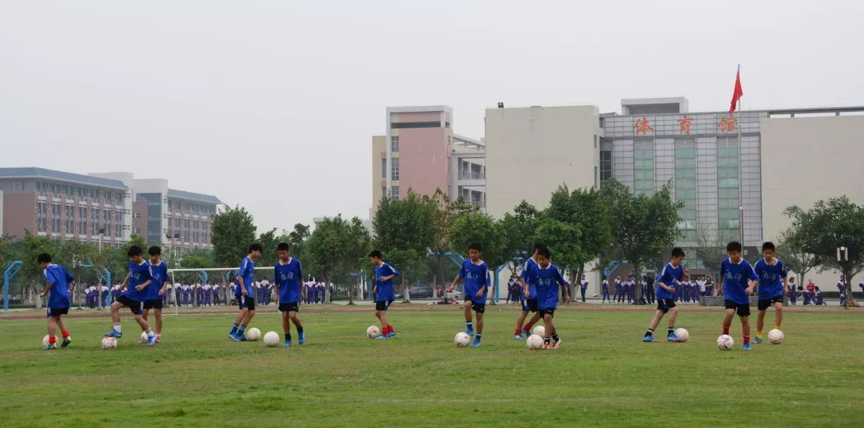 麻涌古梅一中学生在刻苦训练