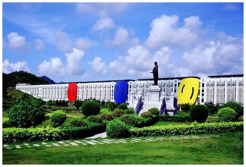 目前,珠海国家高新区还拥有珠海最具规模的大学城,有中山大学珠海校区